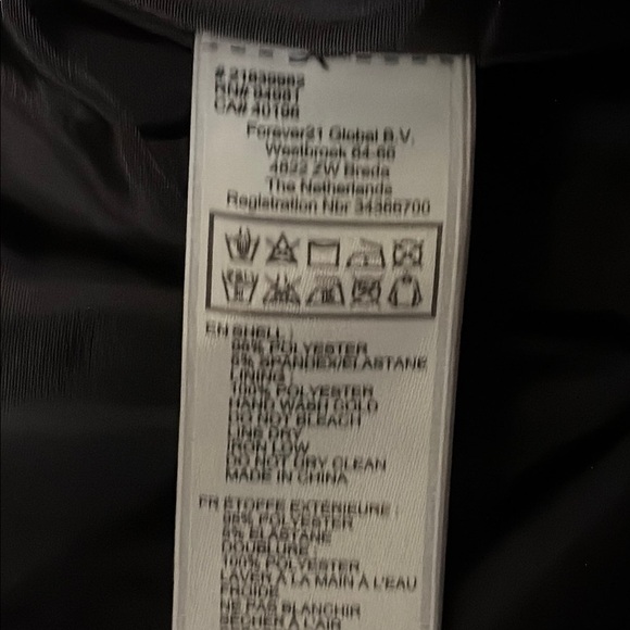 Zara Classic Black Blazer, size small, with pockets, lined one button - Picture 2 of 9